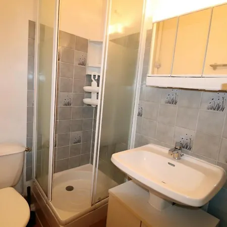 Apartment Maison Climatisee Avec Mezzanine, Parking Securise, Proche Et Commerces - Fr-1-307-132 Le Grau-du-Roi